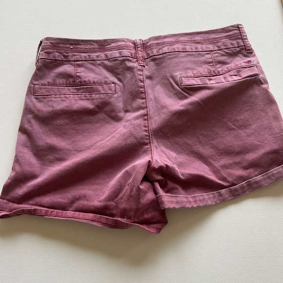 EUC American Eagle AEO Women's Shorts Size 8 Red Cuffed Stretch Midi Pockets (R) - Picture 9 of 10